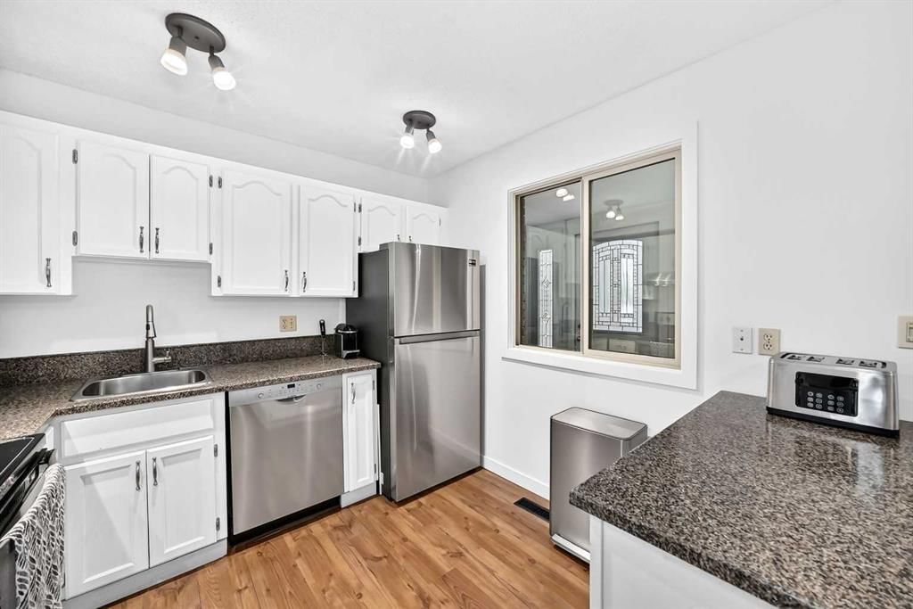 16, 803 Varsity Estates Drive NW, Calgary — photo 5 of 31