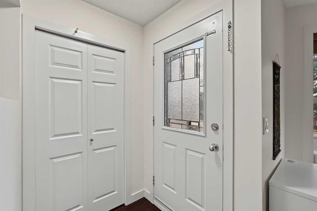61 Falmere Way NE, Calgary — photo 3 of 24
