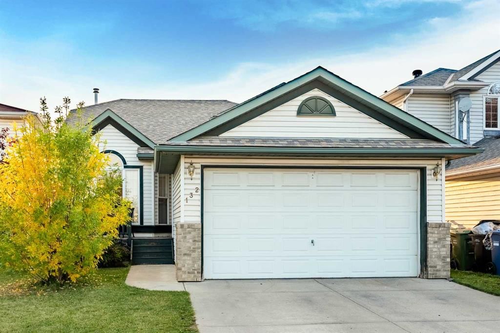 132 San Diego Green NE, Calgary — photo 2 of 38
