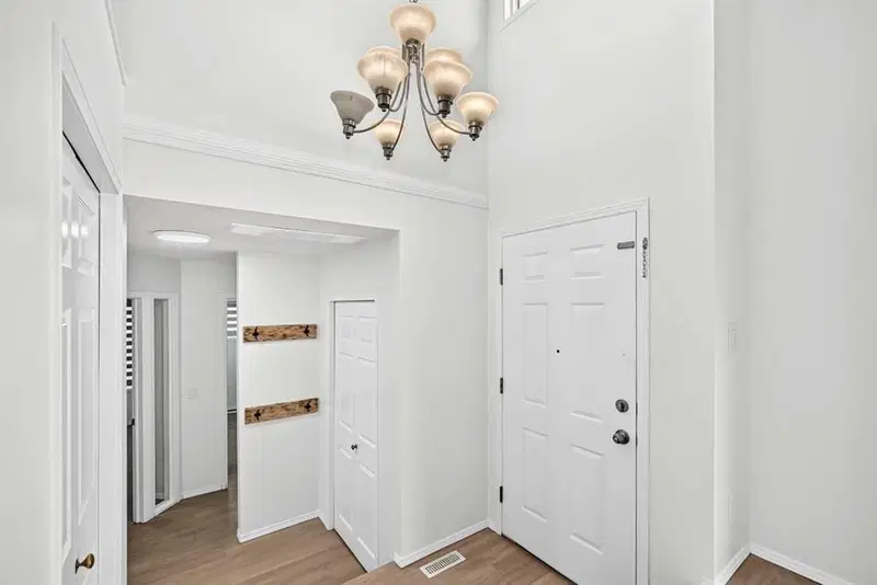 355 Millrise Drive SW, Calgary — photo 4 of 50