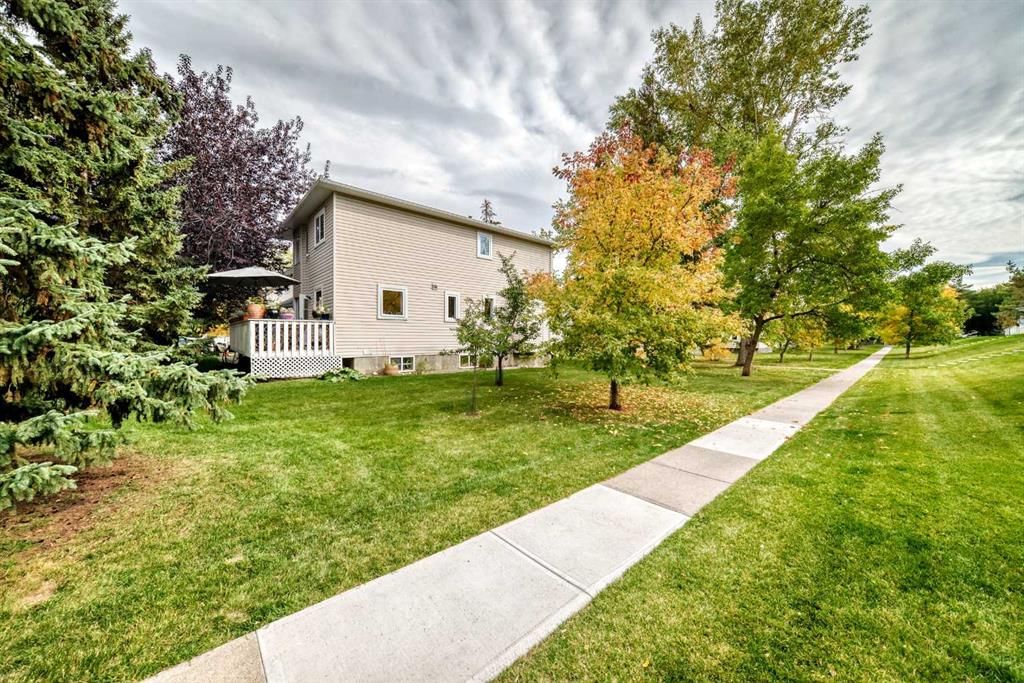 555 Killarney Glen Court SW, Calgary — photo 2 of 49