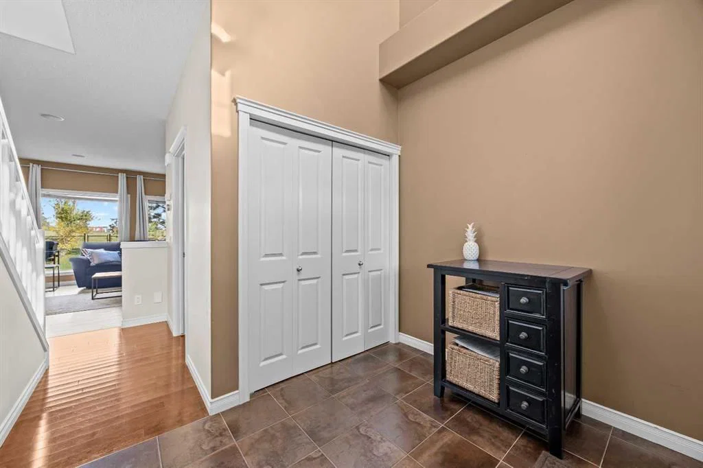 28 Evanspark Circle NW, Calgary — photo 3 of 50