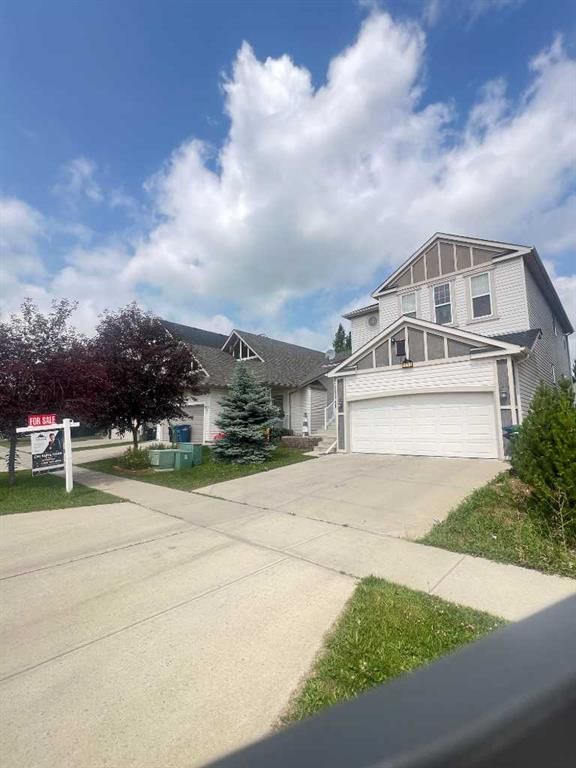 2092 Reunion Boulevard NW, Airdrie — photo 2 of 42