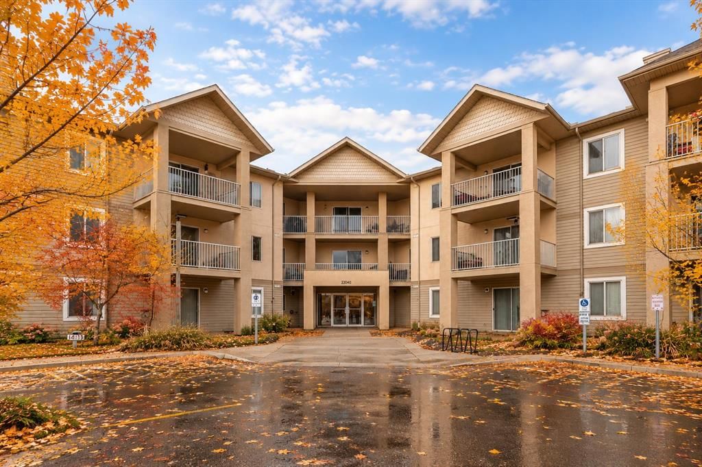 206, 2000 Citadel Meadow Point NW, Calgary — photo 2 of 27
