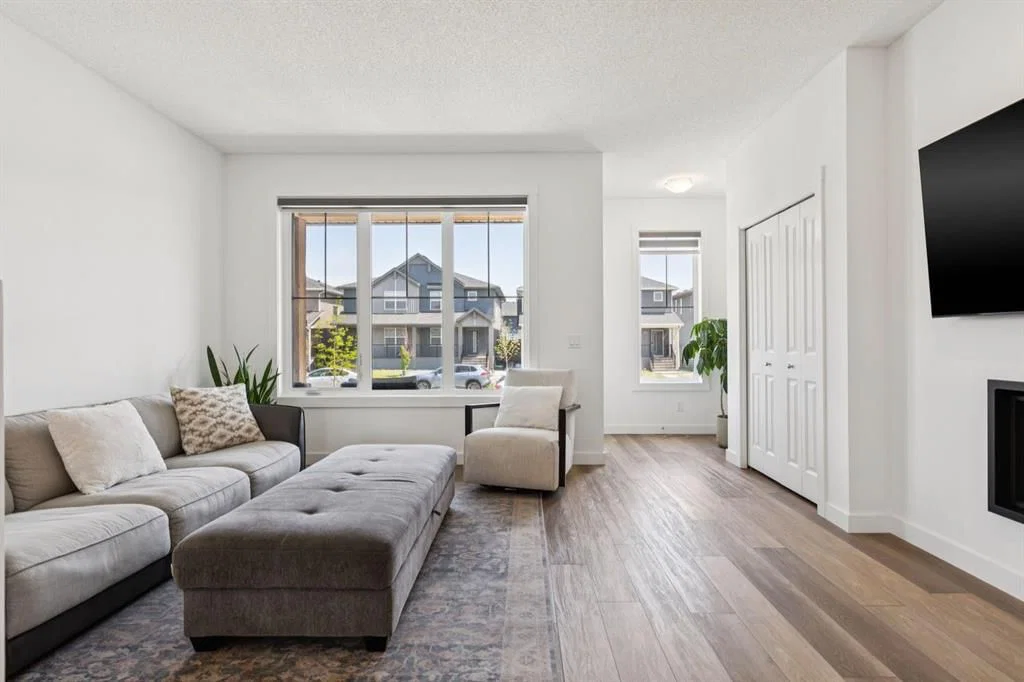 135 Creekstone Drive SW, Calgary — photo 5 of 41