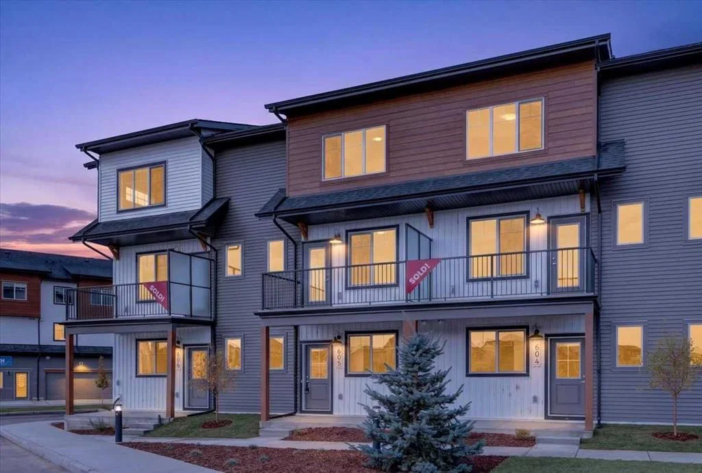 605, 321 Hotchkiss Drive SE, Calgary — main listing photo