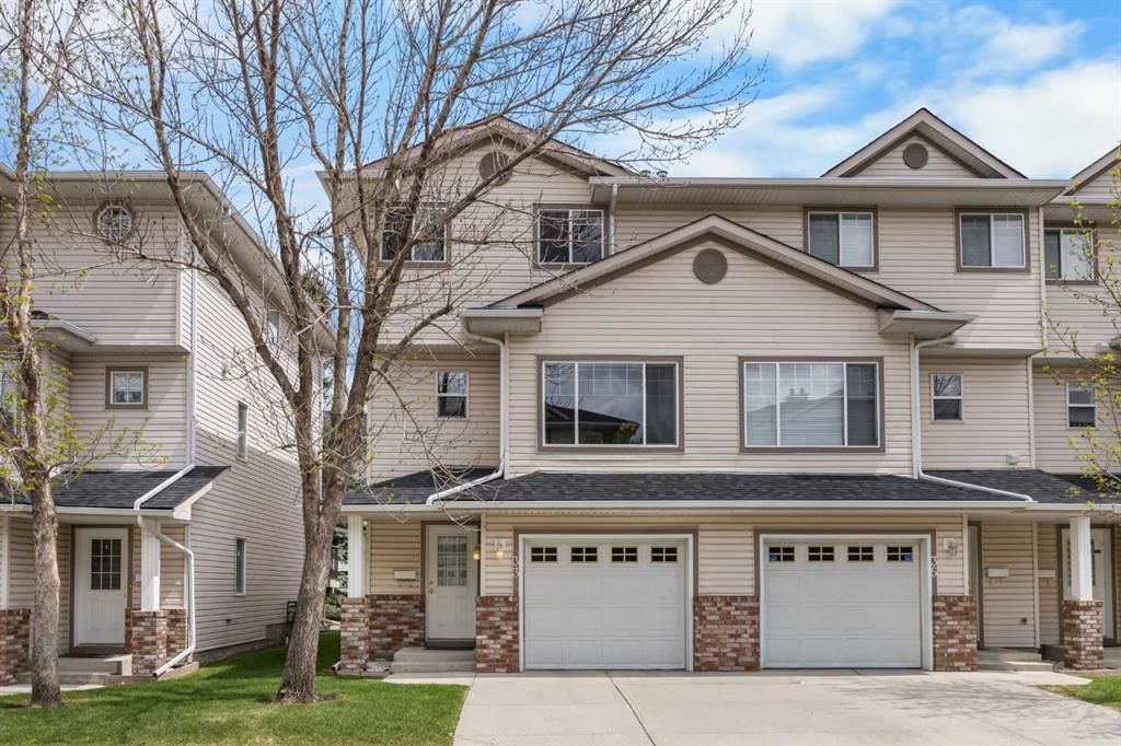 33 Country Hills Cove NW, Calgary — main listing photo