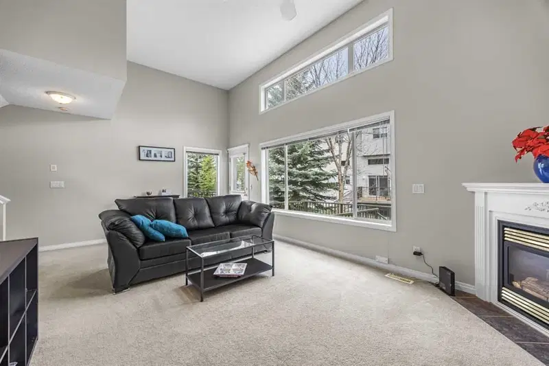 33 Country Hills Cove NW, Calgary — photo 3 of 29