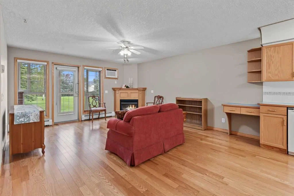 104, 6868 Sierra Morena Boulevard SW, Calgary — photo 2 of 35