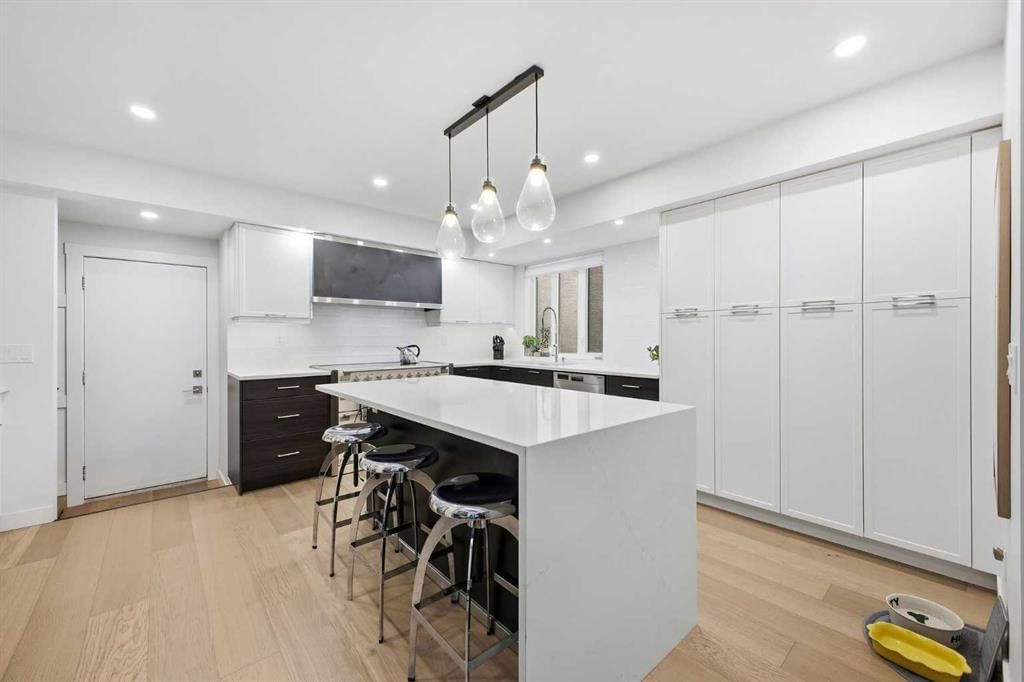3817 18 Street SW, Calgary — photo 5 of 50