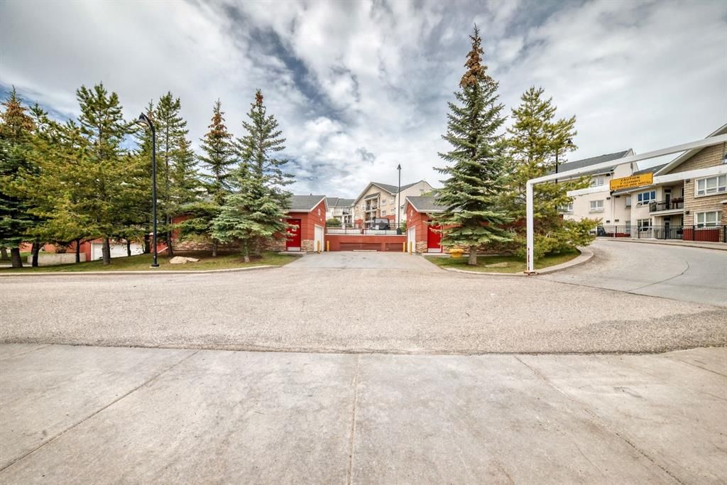 443, 26 Val Gardena View SW, Calgary — photo 3 of 50