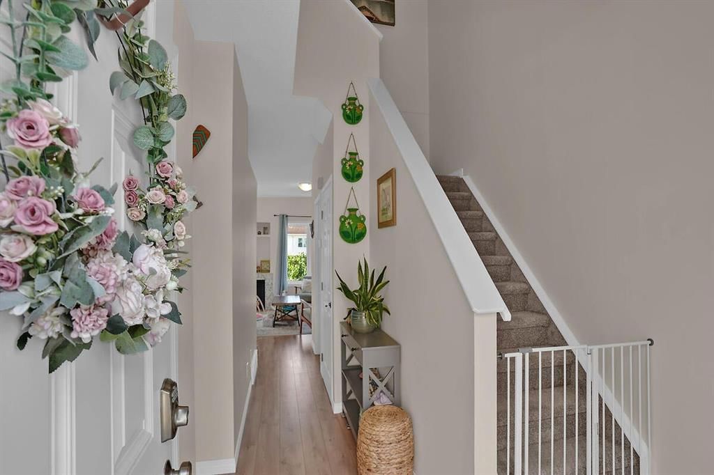 169 Citadel Drive NW, Calgary — photo 4 of 42