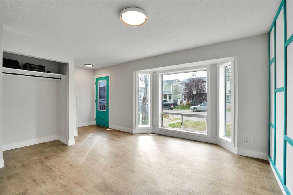 46 Martindale Mews NE, Calgary — photo 3 of 38