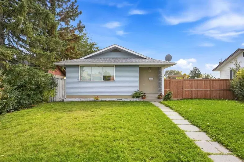 512 Foritana Road SE, Calgary — photo 2 of 15
