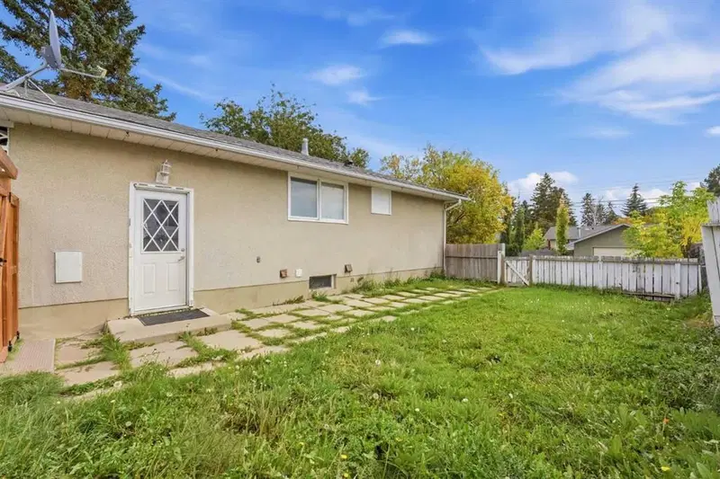 512 Foritana Road SE, Calgary — photo 4 of 15