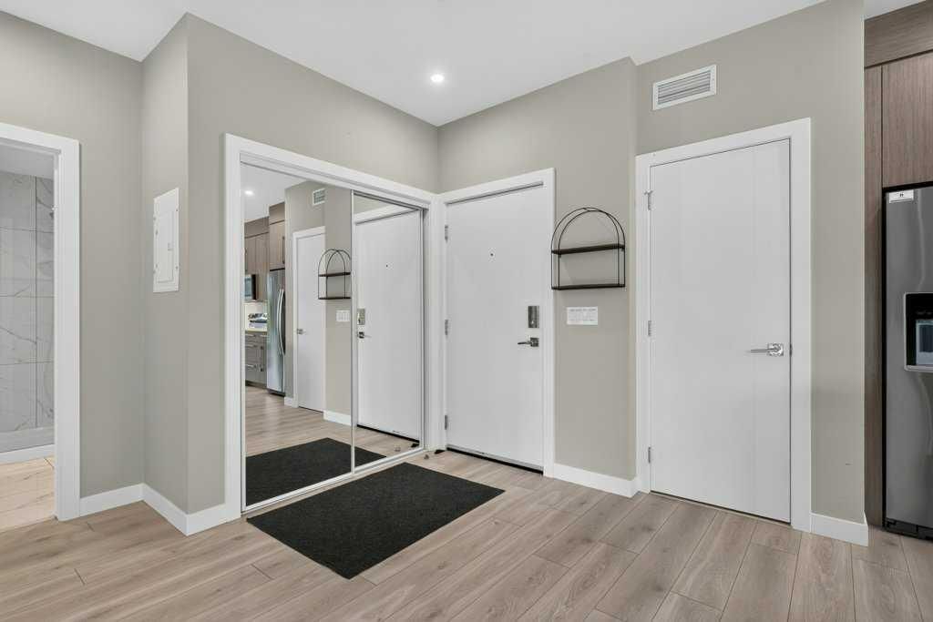 201, 383 Smith Street NW, Calgary — photo 5 of 45