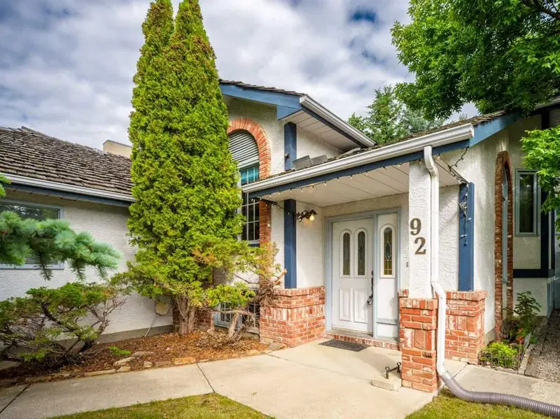 92 Scandia Hill NW, Calgary — main listing photo