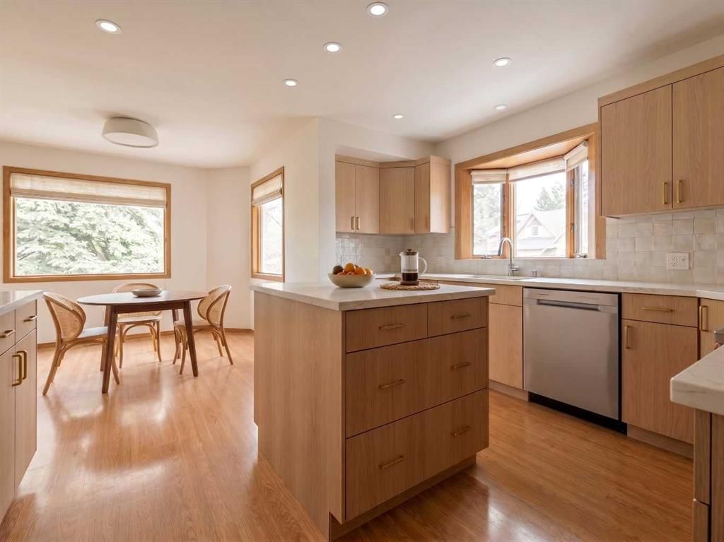 92 Scandia Hill NW, Calgary — photo 5 of 50