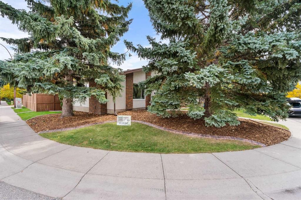 479 Bracewood Crescent SW, Calgary — photo 3 of 50