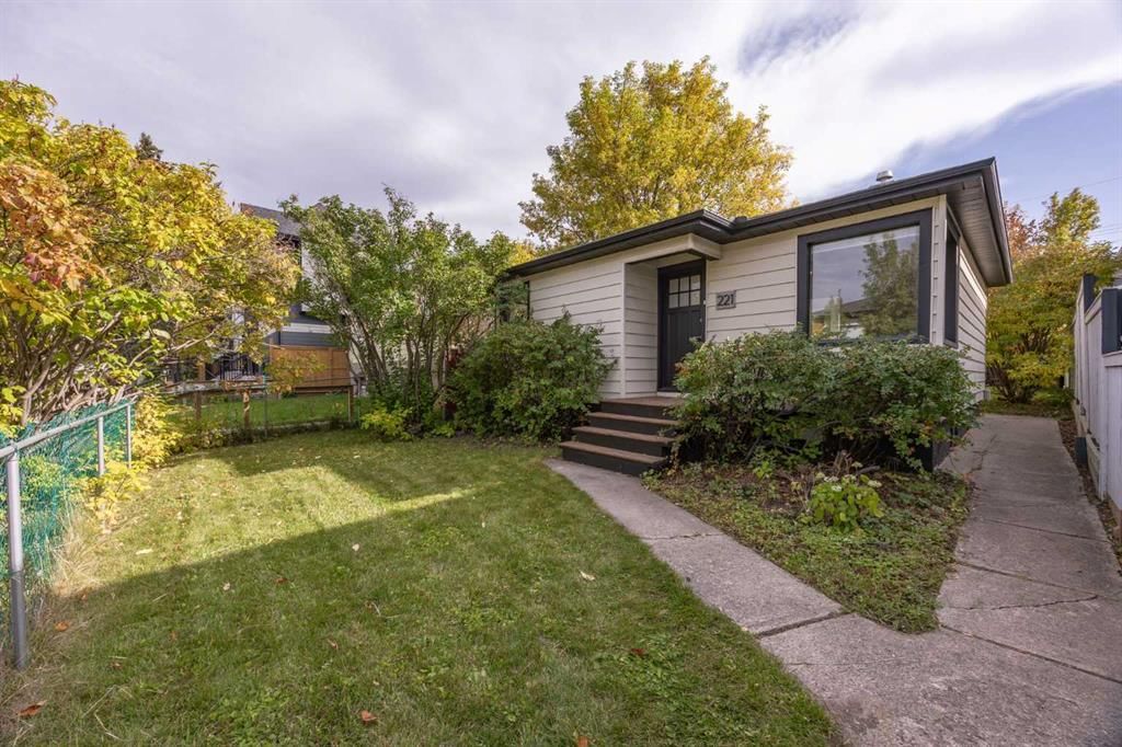 221 26 Avenue NE, Calgary — main listing photo