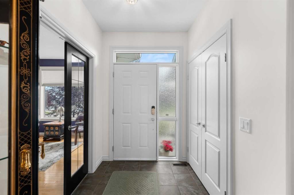 64 Elysian Crescent SW, Calgary — photo 2 of 44