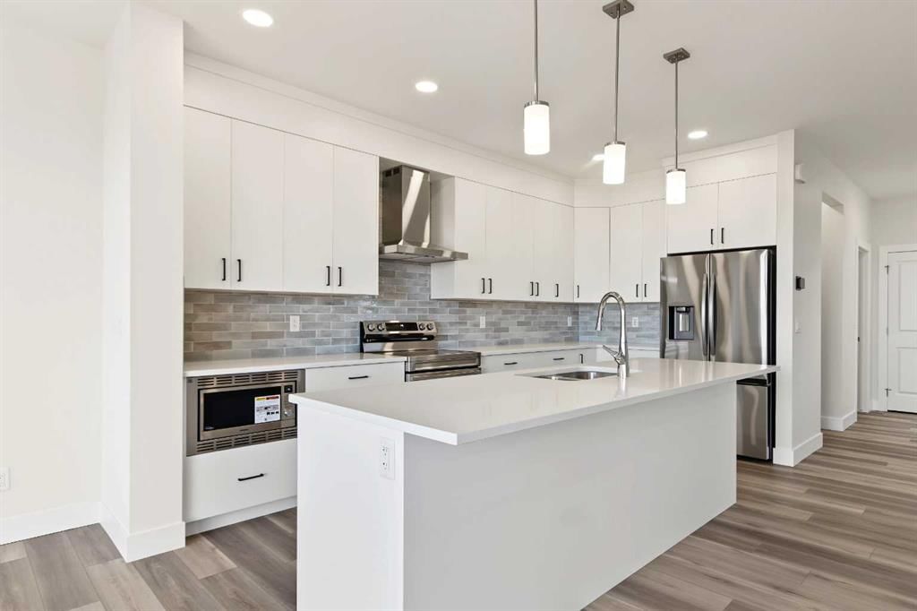 138 Silver Spruce Road SW, Calgary — photo 3 of 34