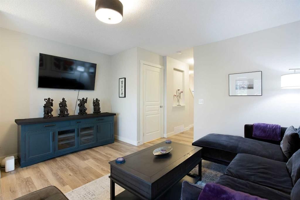 1907, 2445 Kingsland Road SE, Airdrie — photo 5 of 32