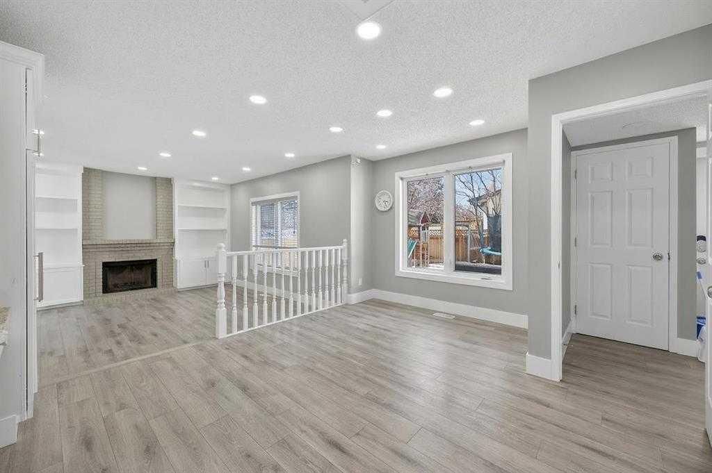 55 Millrise Way SW, Calgary — photo 4 of 18