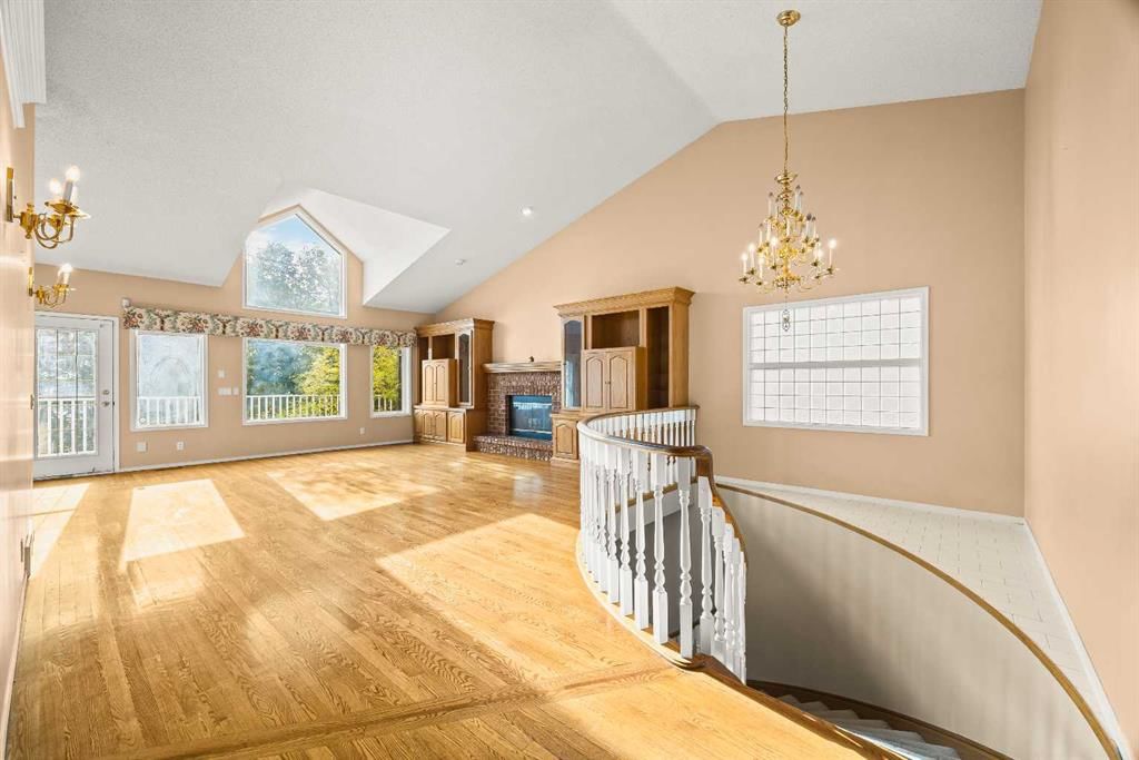 2944 Signal Hill Drive SW, Calgary — photo 3 of 48