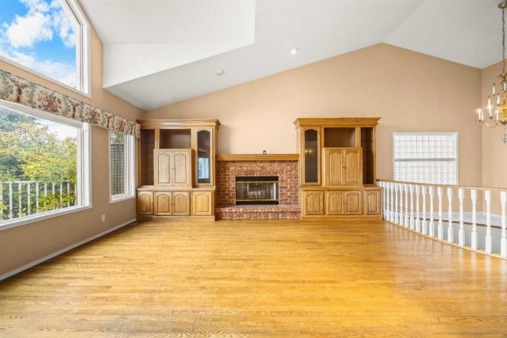 2944 Signal Hill Drive SW, Calgary — photo 5 of 48