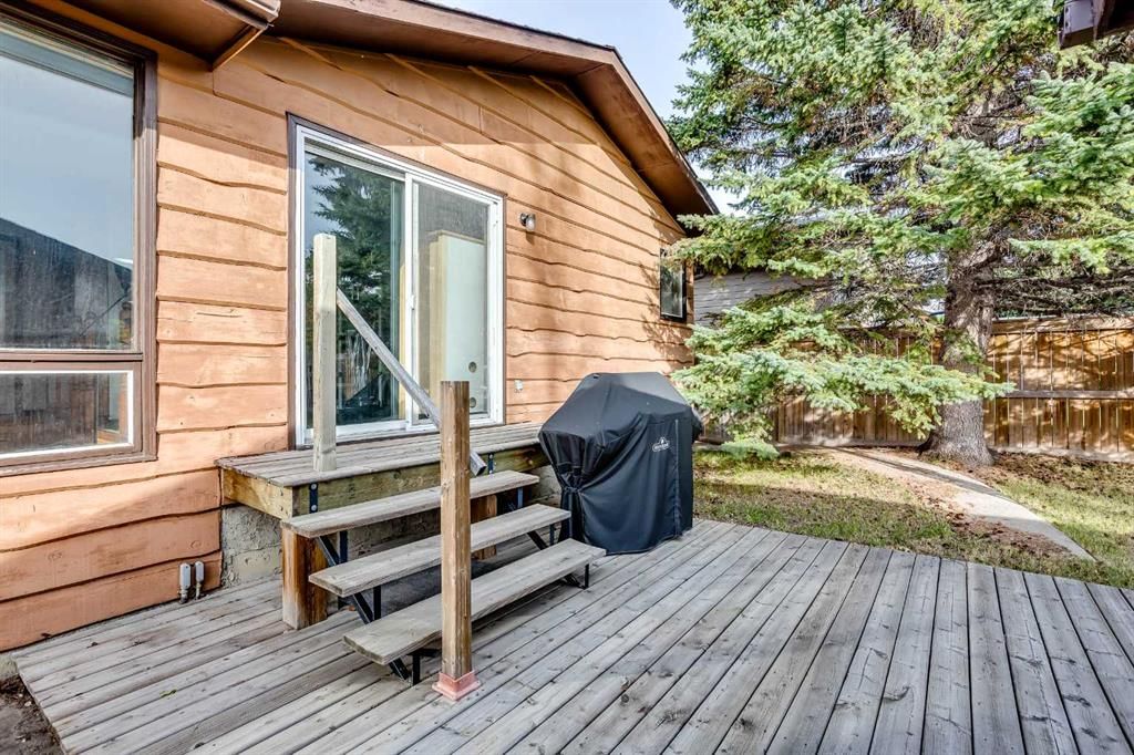 57 Big Springs Drive SE, Airdrie — photo 4 of 29