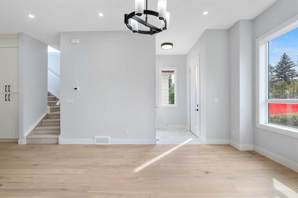 8308 34 Avenue NW, Calgary — photo 2 of 50