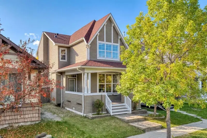 1833 New Brighton Drive SE, Calgary — photo 2 of 50