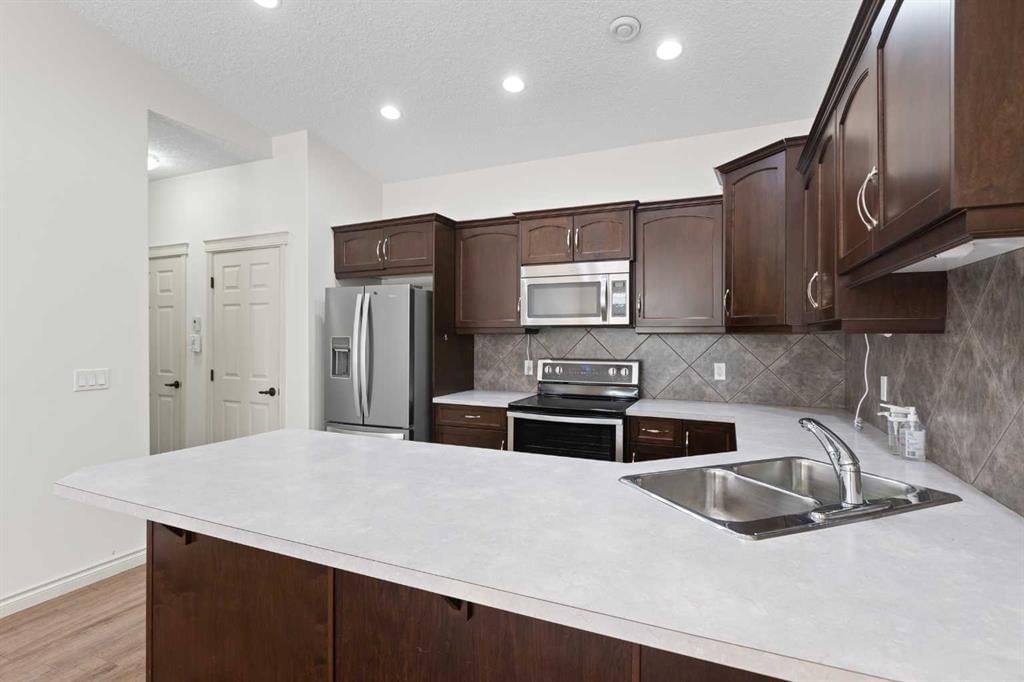 405 Sunvale Crescent NE, High River — photo 4 of 18