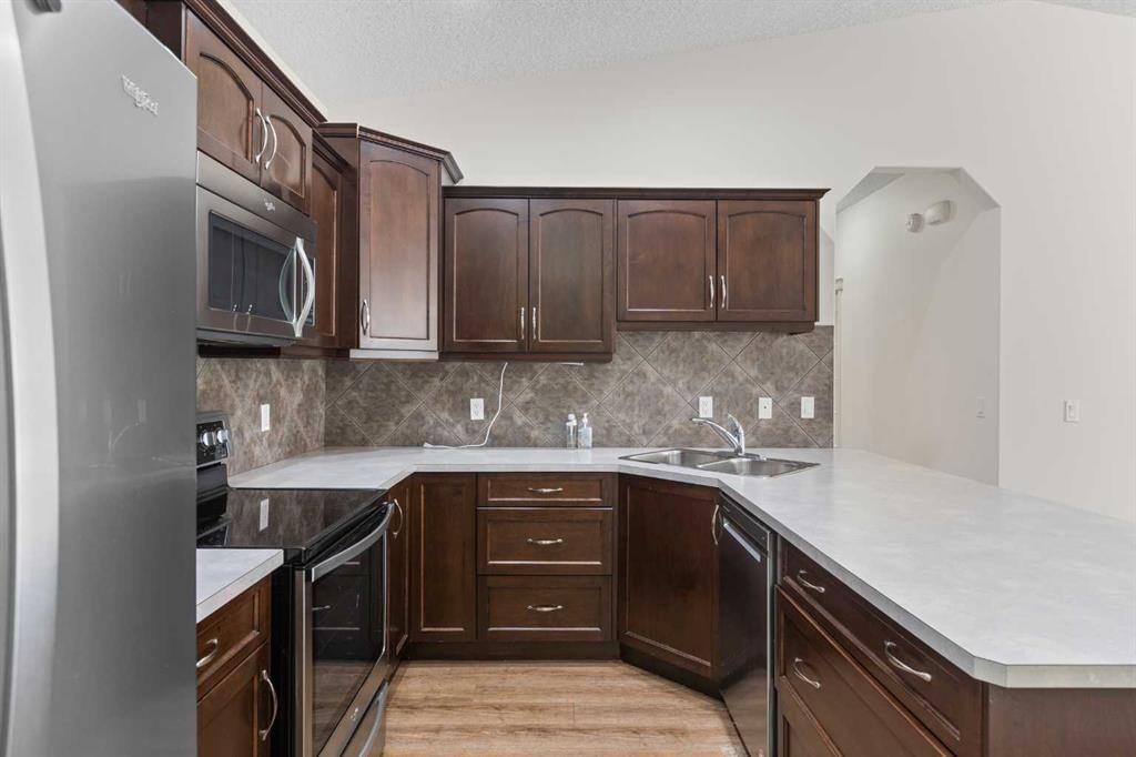 405 Sunvale Crescent NE, High River — photo 5 of 18