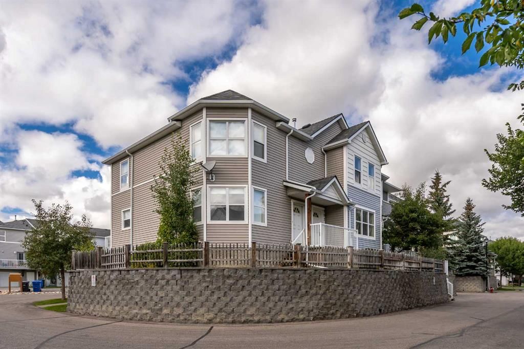 902 Prairie Sound Circle NW, High River — main listing photo