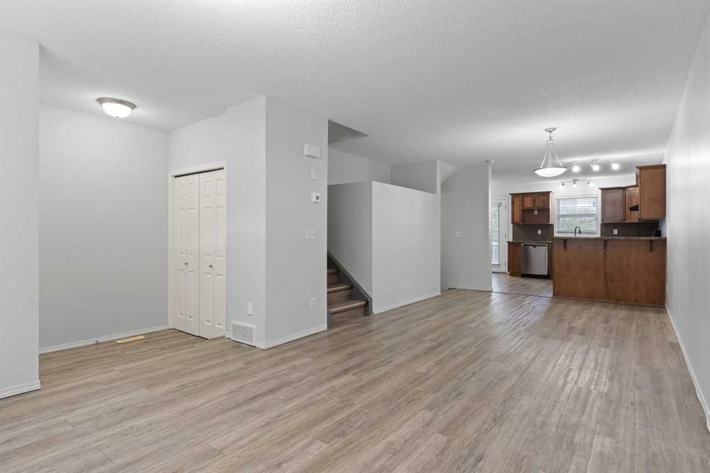 902 Prairie Sound Circle NW, High River — photo 3 of 28