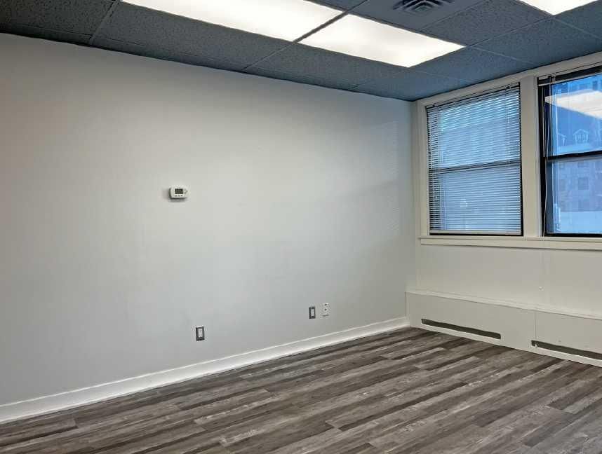 100, 122 17 Avenue SW, Calgary — photo 3 of 6