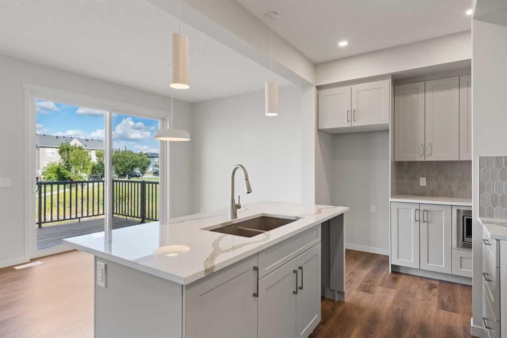 308 Montrose Crescent SE, High River — photo 3 of 50
