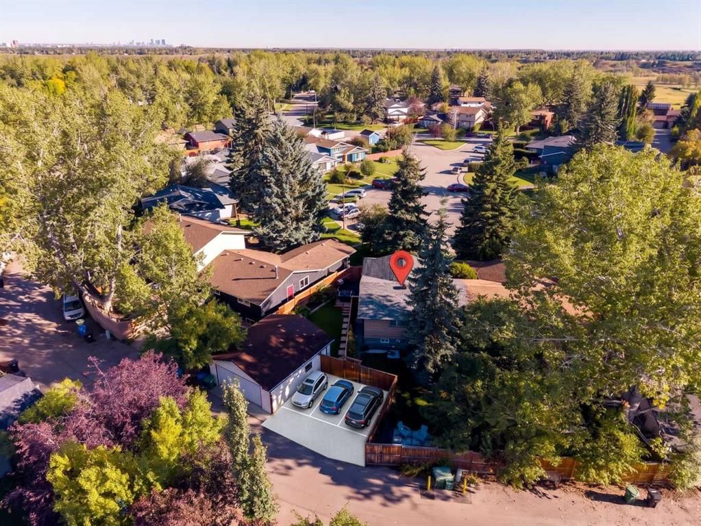 47 Midvalley Rise SE, Calgary — photo 4 of 50