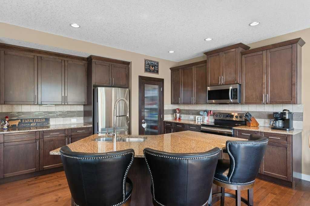 1410 Montrose Terrace SE, High River — photo 3 of 48