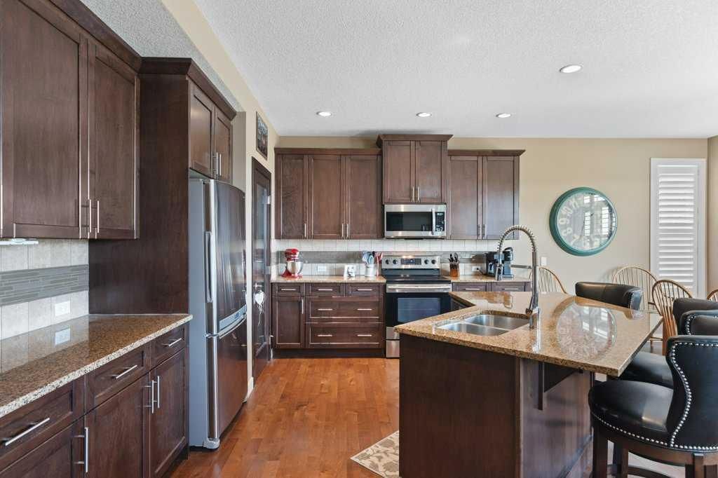 1410 Montrose Terrace SE, High River — photo 4 of 48