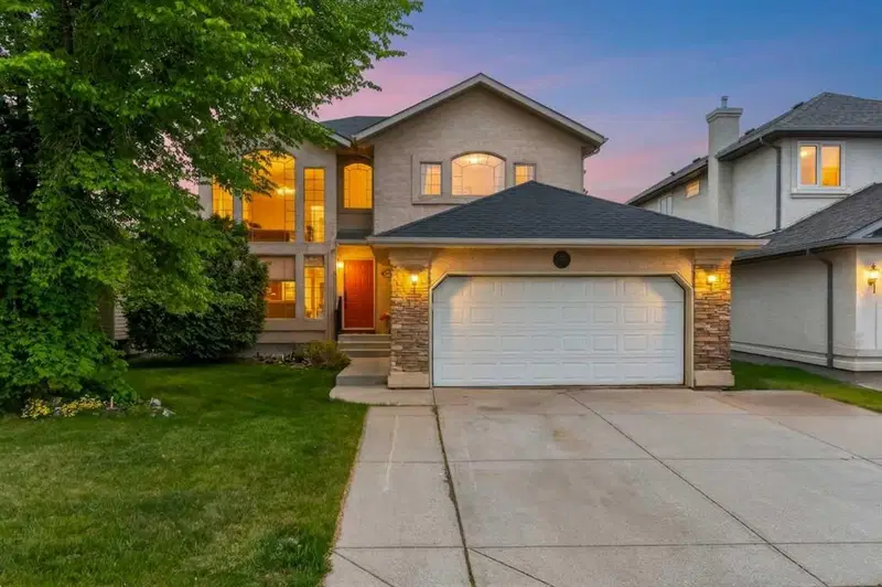 148 Sierra Madre Crescent SW, Calgary — photo 2 of 39