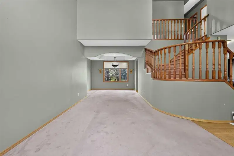 148 Sierra Madre Crescent SW, Calgary — photo 5 of 39
