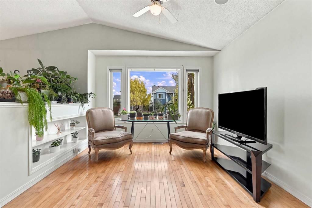 67 Martin Crossing Close NE, Calgary — photo 4 of 50