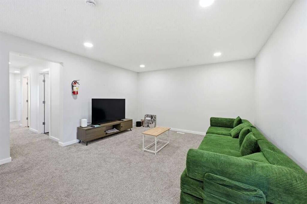 179 Mallard Grove SE, Calgary — photo 3 of 50