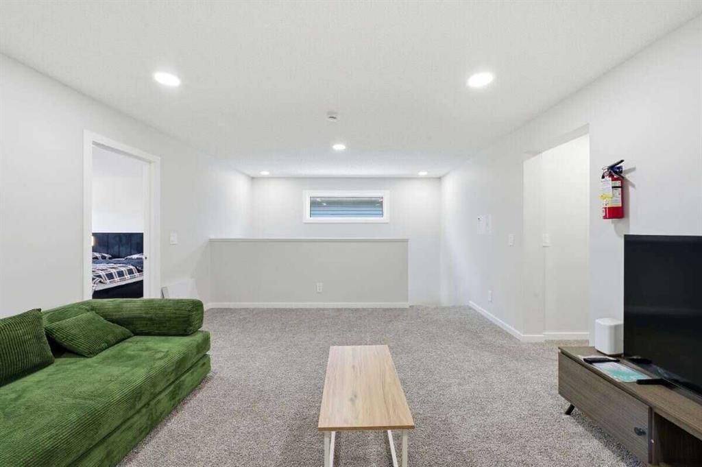 179 Mallard Grove SE, Calgary — photo 4 of 50