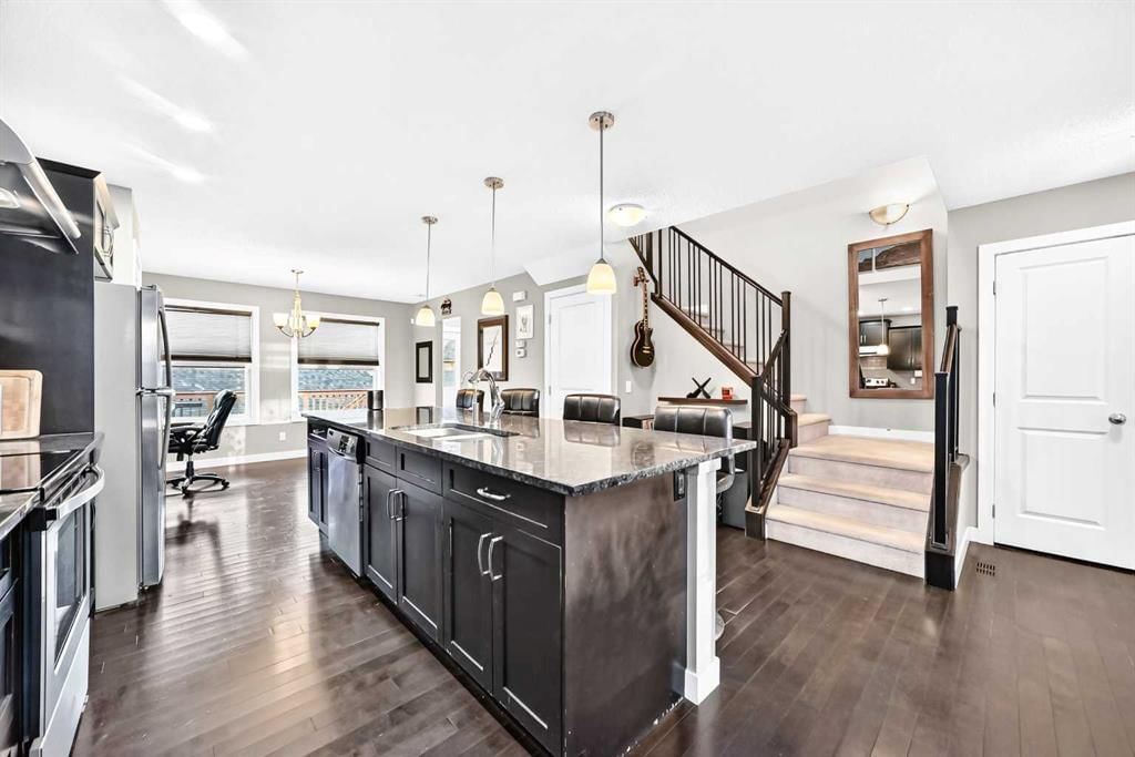 567 Evanston Drive NW, Calgary — photo 3 of 19