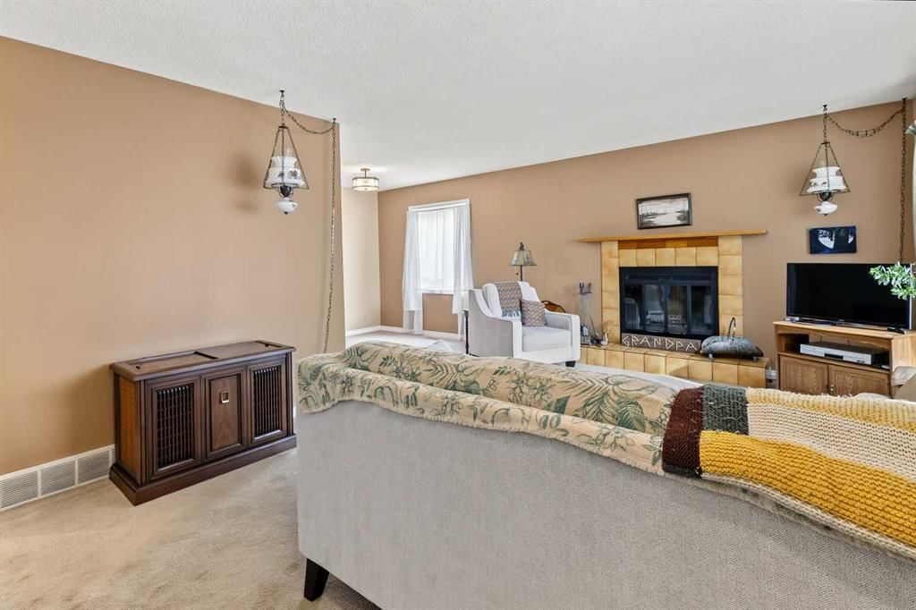 148 Marwood Circle NE, Calgary — photo 3 of 33