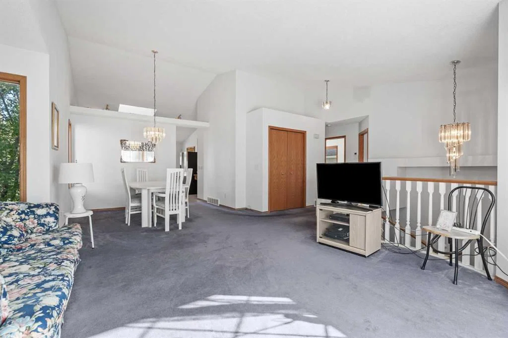 28 Harvest Oak Drive NE, Calgary — photo 3 of 28
